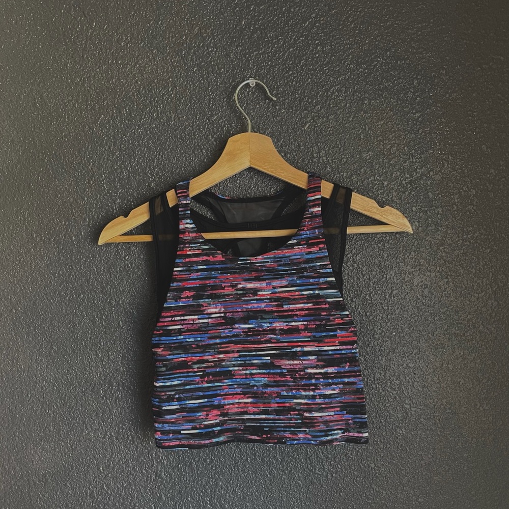 Lululemon crop top